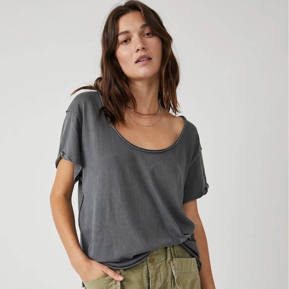 Free People Dylan Tee Womens M Gray Scoop Neck Raw Hem Shirt Exposed Seam Cotton
